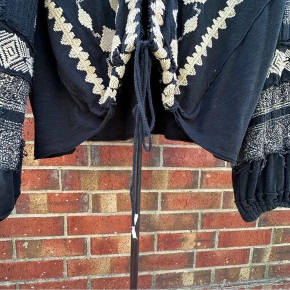 Free People Geometric Embroidery BOHO Top Drawstring Front Arts Balloon Sleeve L - Picture 10 of 17